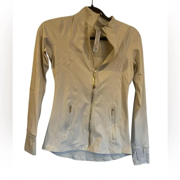89. NWOT Lululemon define full zip jacket LIGHT IVORY/ GOLD size 2 - Picture 4 of 5